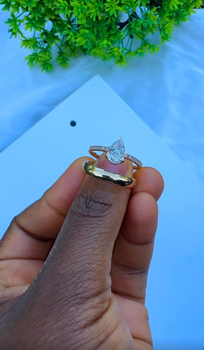 18K Solid Gold Pear Cut | Teardrop Gemstone Ring - Size 8 - 2.6g