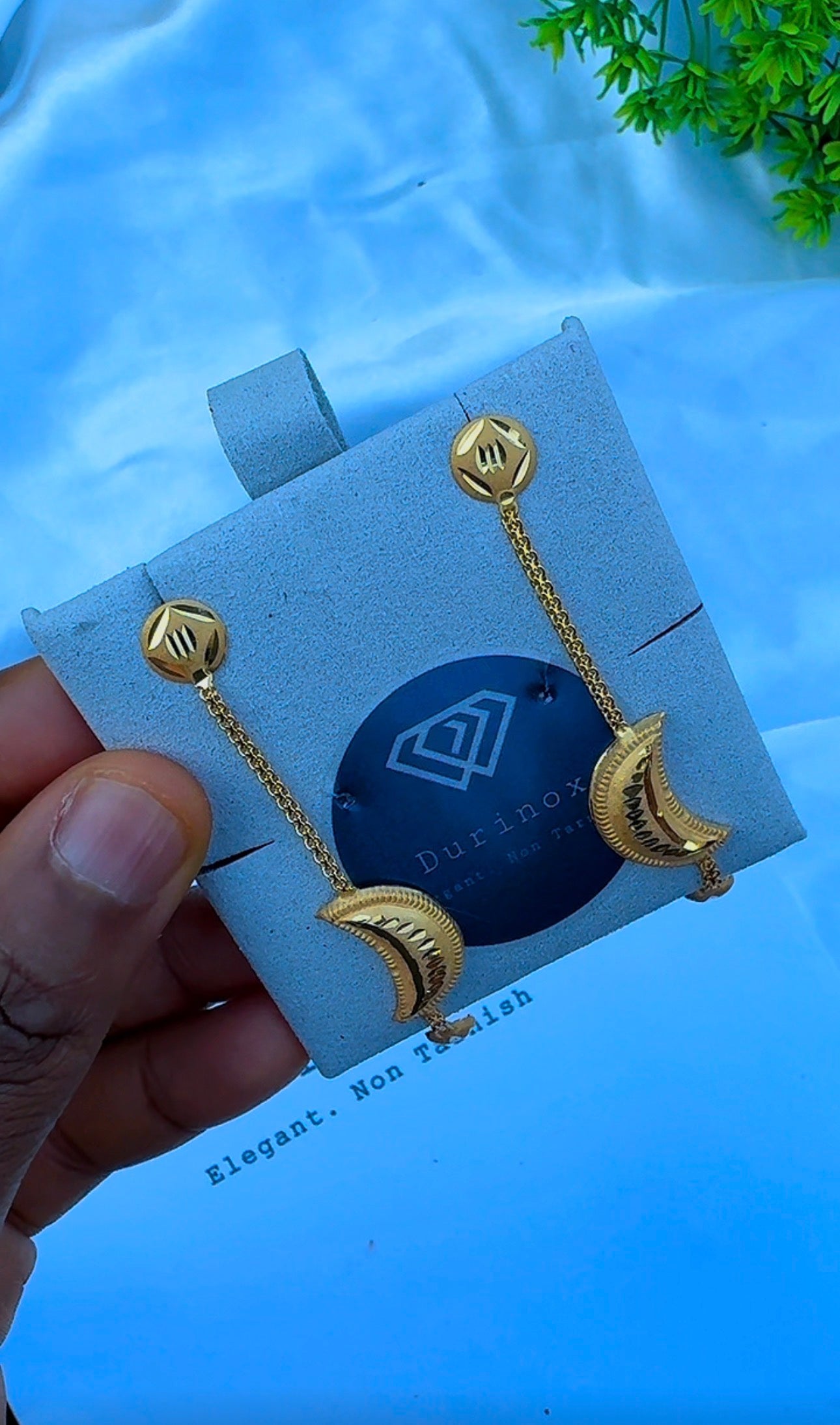 21 Karat Half Moon Drop Stud Earrings | 2.9g