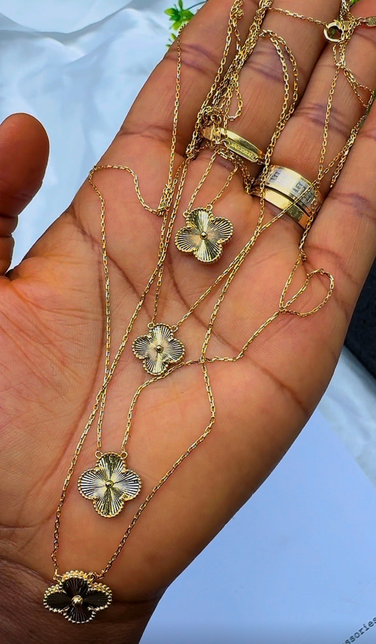 18K Solid Gold Single Motif Clover Chain Necklace 2.9g & 4.4g | 10mm & 12mm