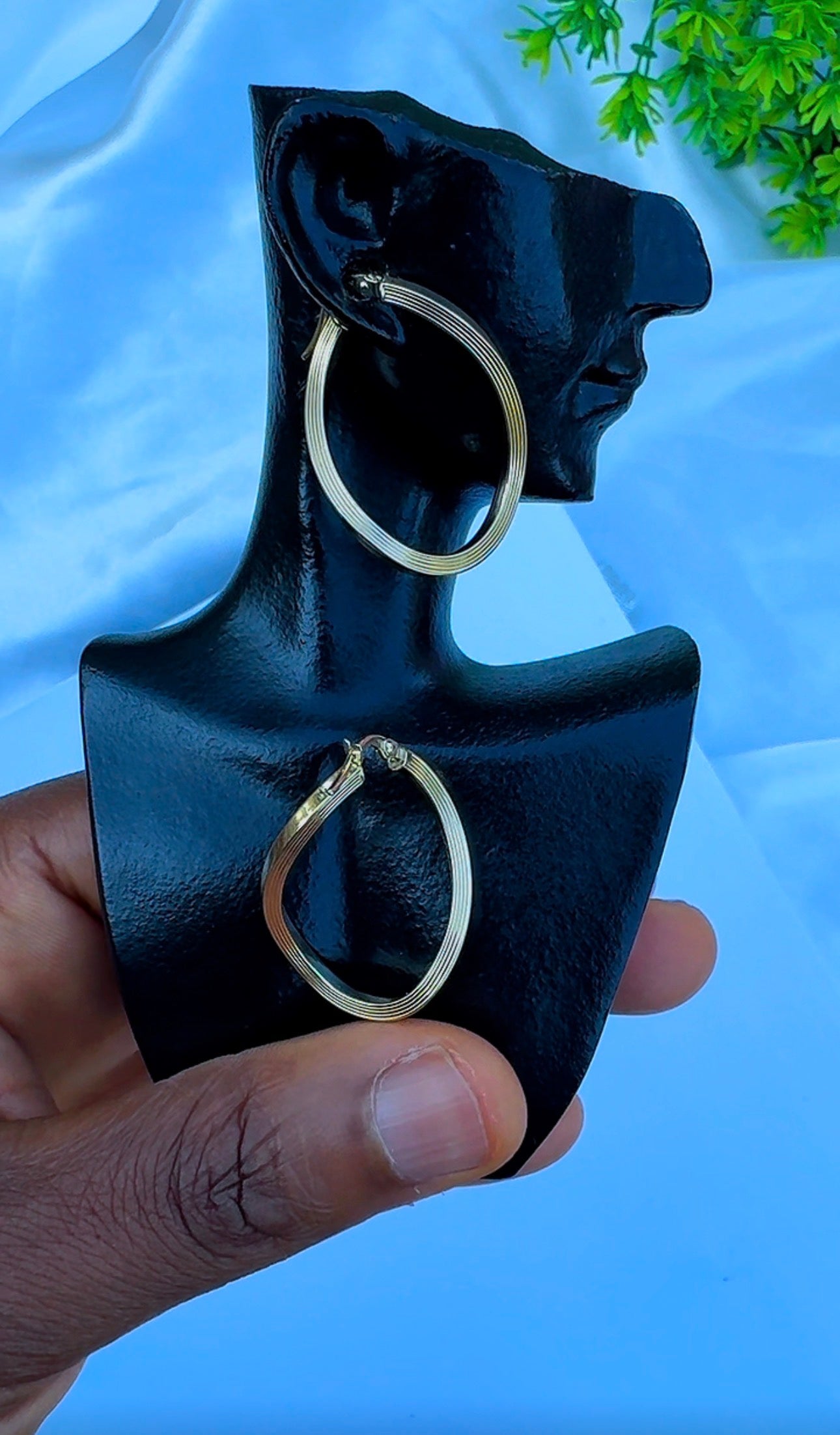18K Solid Gold Ribbed Hoop Earrings | 1.7g