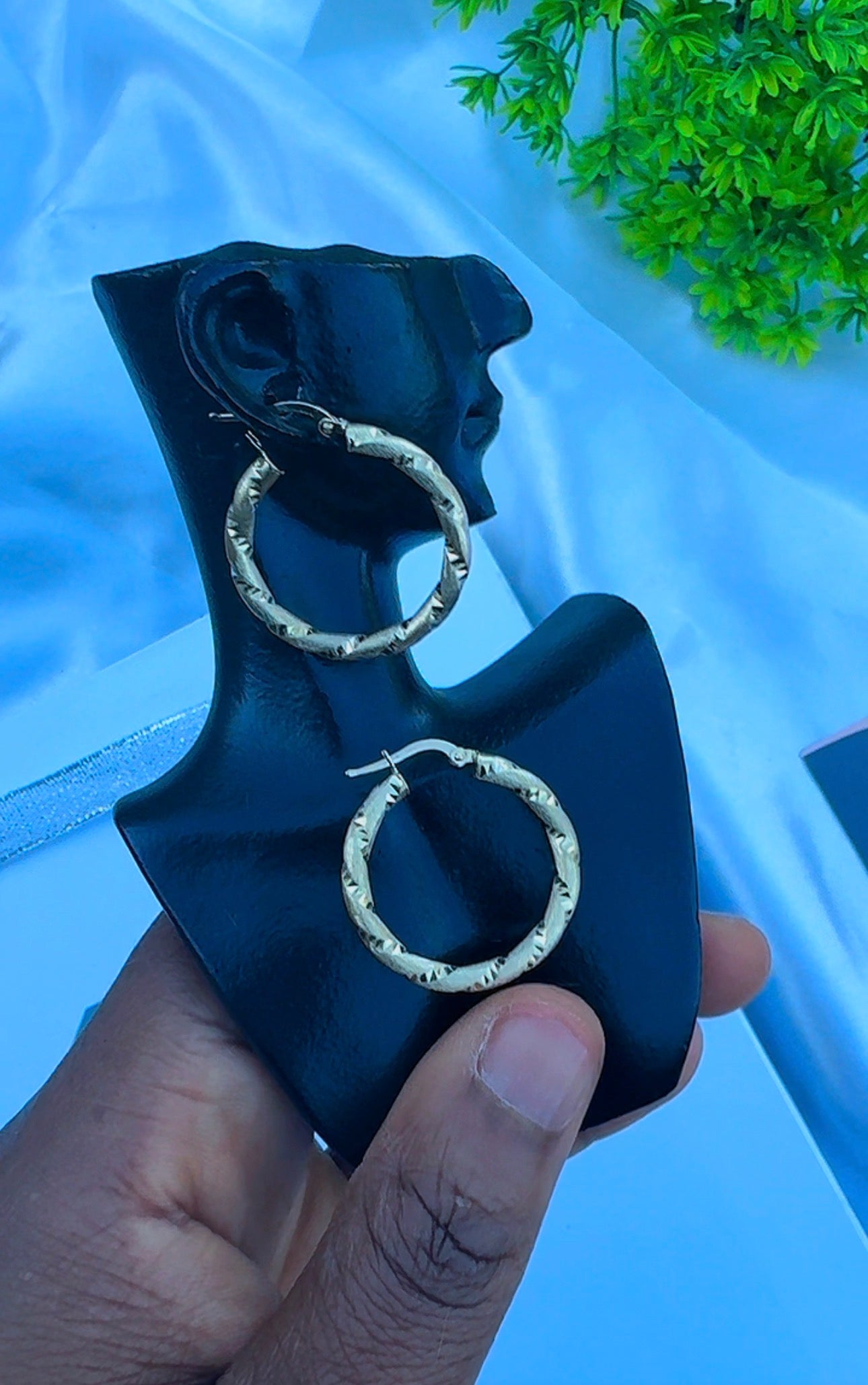 18 Karat Solid Gold Medium Hoop Earrings (3cm | 30mm) 2.3g