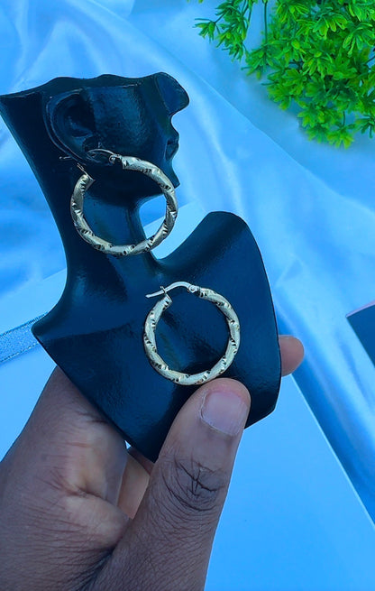 18 Karat Solid Gold Medium Hoop Earrings (3cm | 30mm) 2.3g