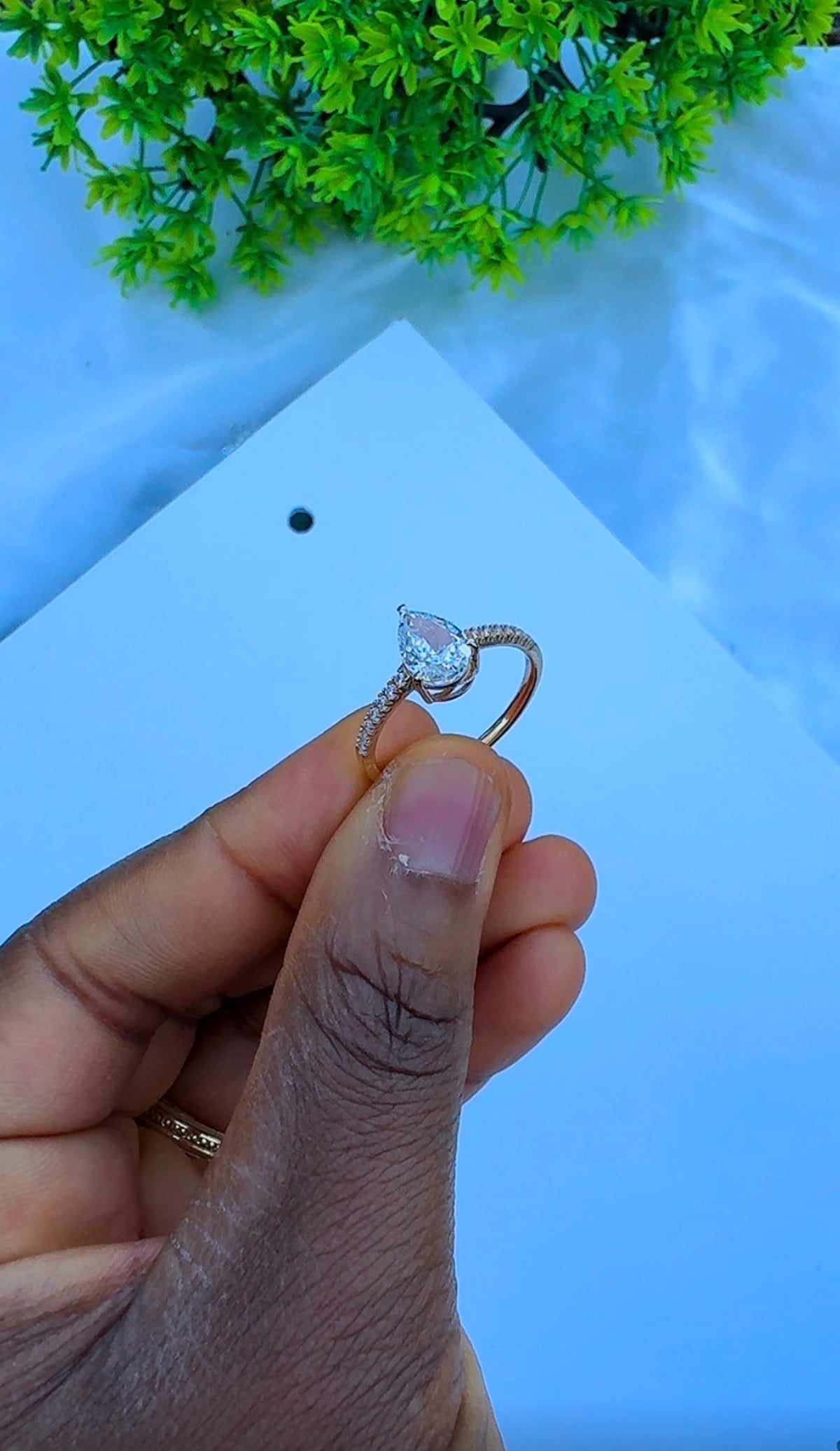 18K Solid Gold Pear Cut | Teardrop Gemstone Ring - Size 8 - 2.6g