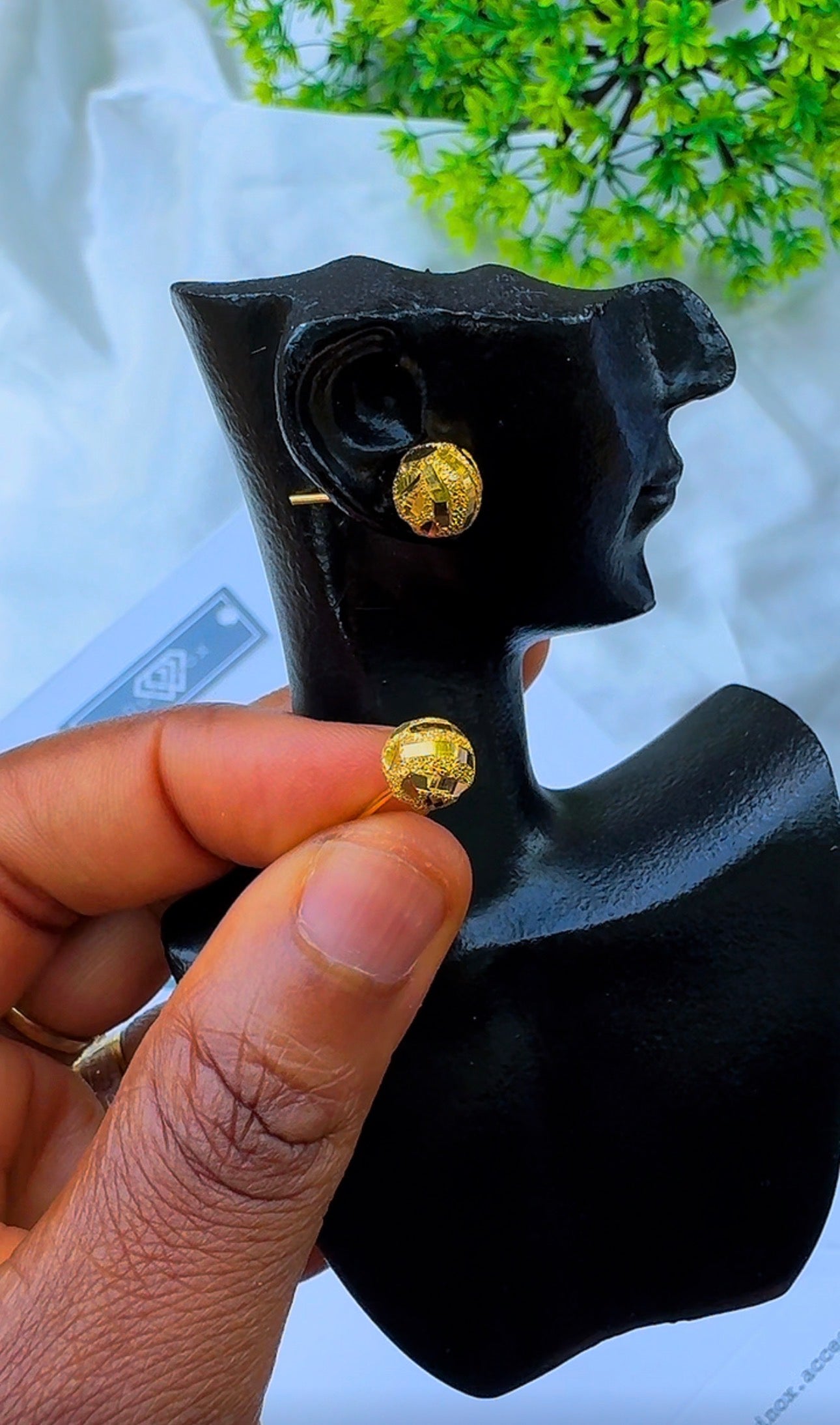 21 Karat Solid Gold Ball Stud Earrings | 1.8g & 2.0g | 3 Different Designs