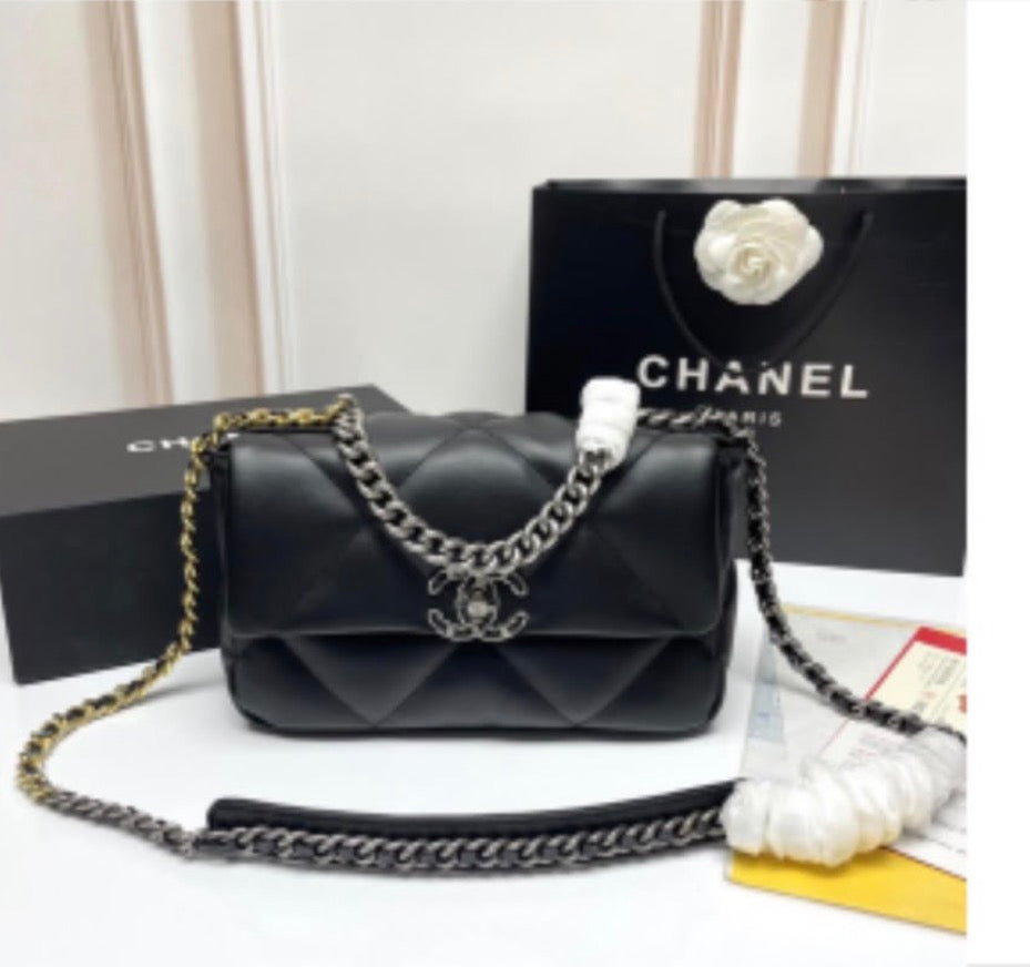 Black large oversized diamond quilting Tri-Tone | Shiny Lambskin Leather Bag | LASi013