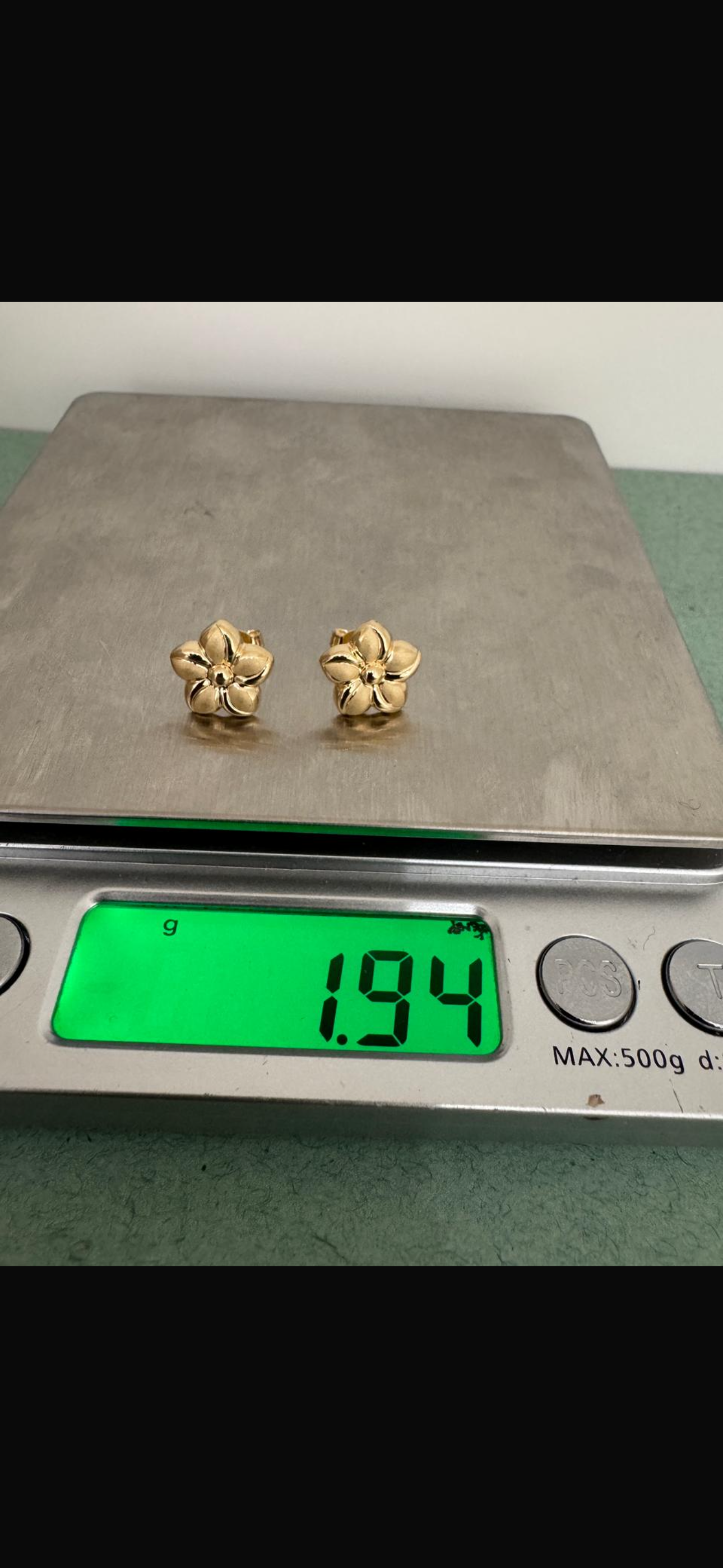 18K Solid Gold Star Stud Earrings | 1.9g