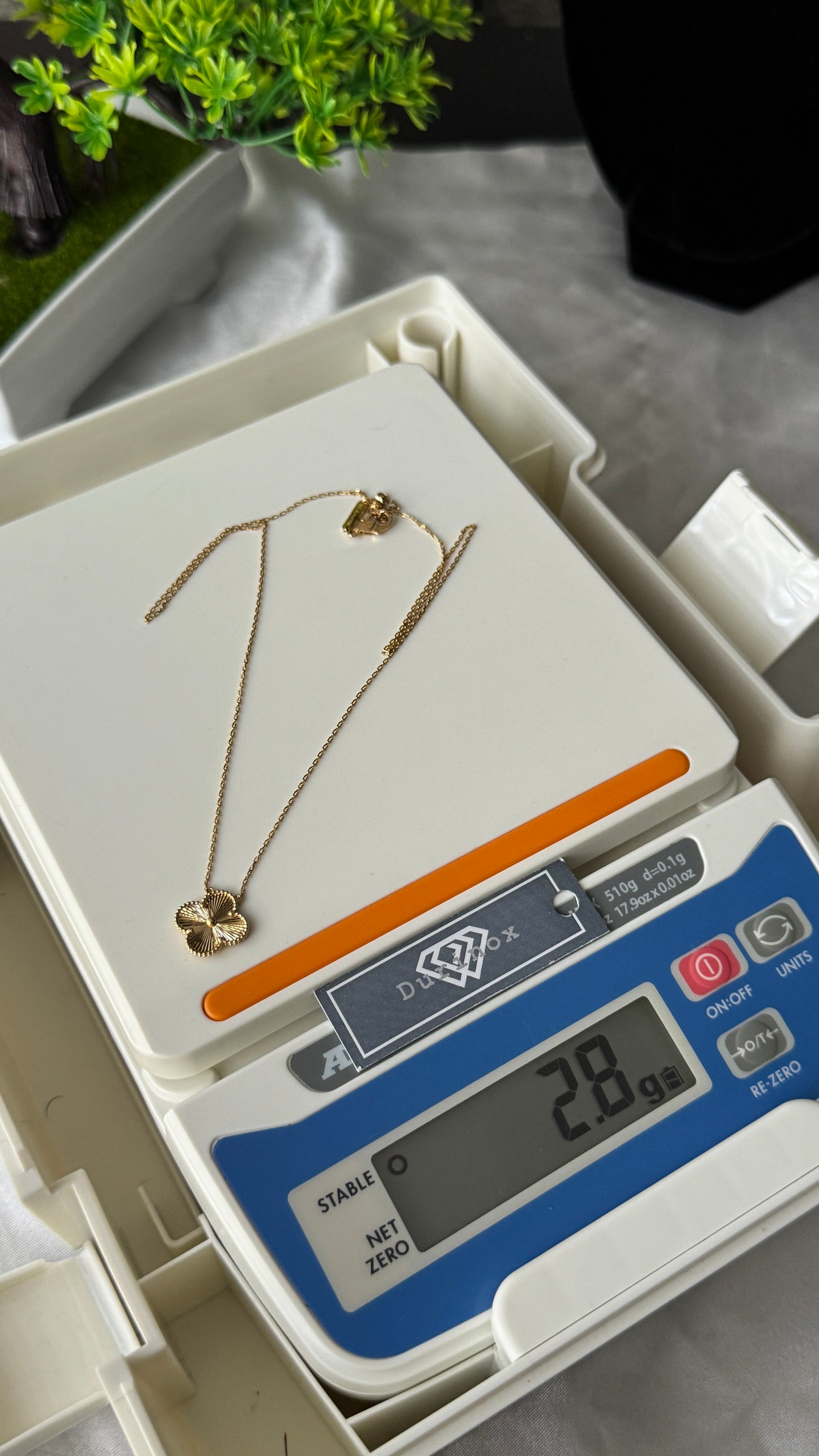 18K Solid Gold Single Motif Clover Chain Necklace 2.9g & 4.4g | 10mm & 12mm