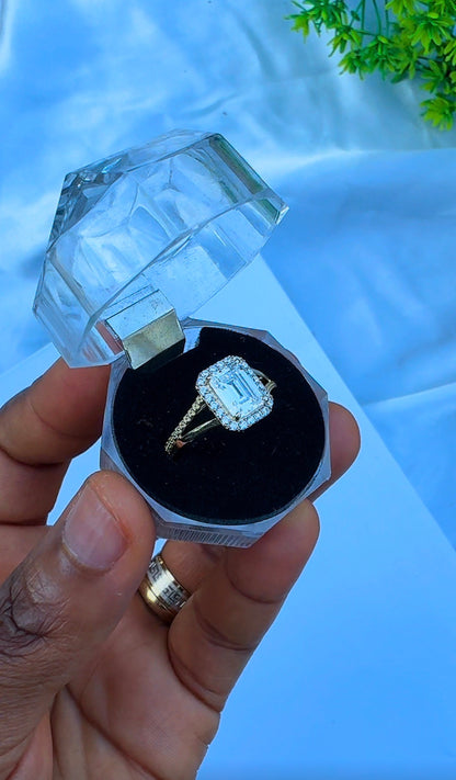 18 Karat Solid Gold Engagement Ring Size 7.5 | 2.7g