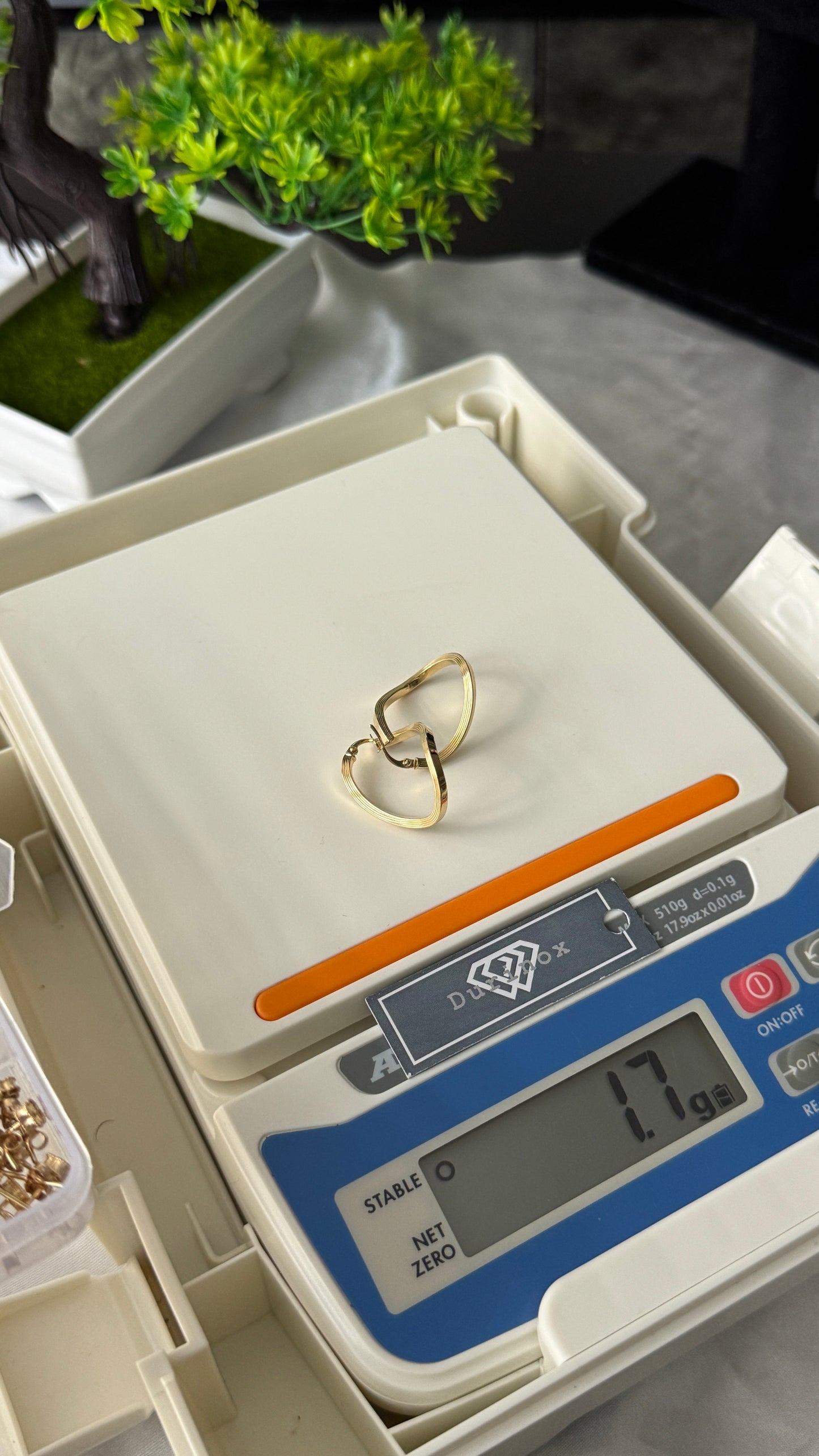 18K Solid Gold Ribbed Hoop Earrings | 1.7g
