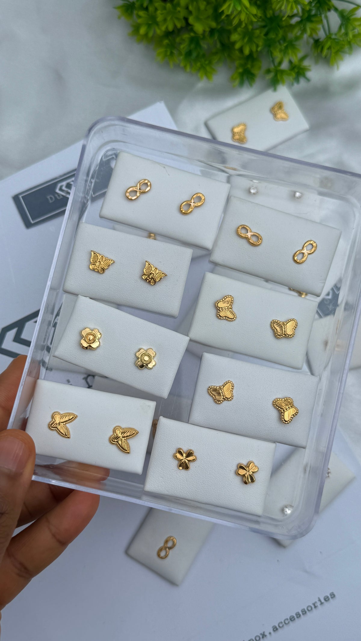18 Karat Solid Gold Screw Stud Earrings