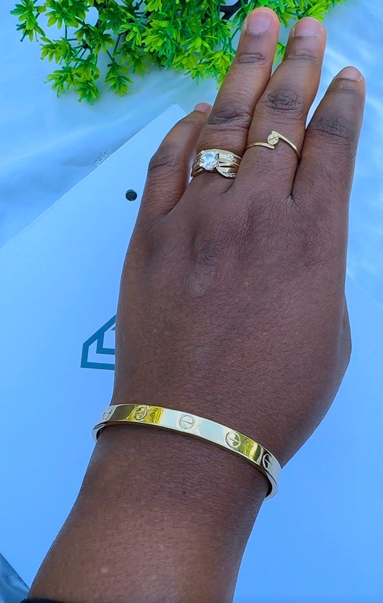 18K Solid Gold Classic Branded Screw Bangle | Size 17 | 7.2g