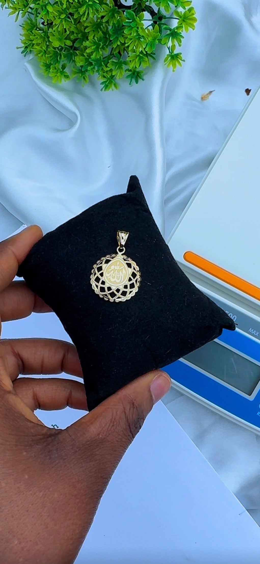 Degart 18 Karat Gold Allah Pendant