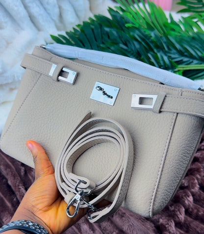 Women’s Biege | Khaki Pebbled Leather Turn-Lock Shoulder Bag | LARYZ Everyday 044 | Medium