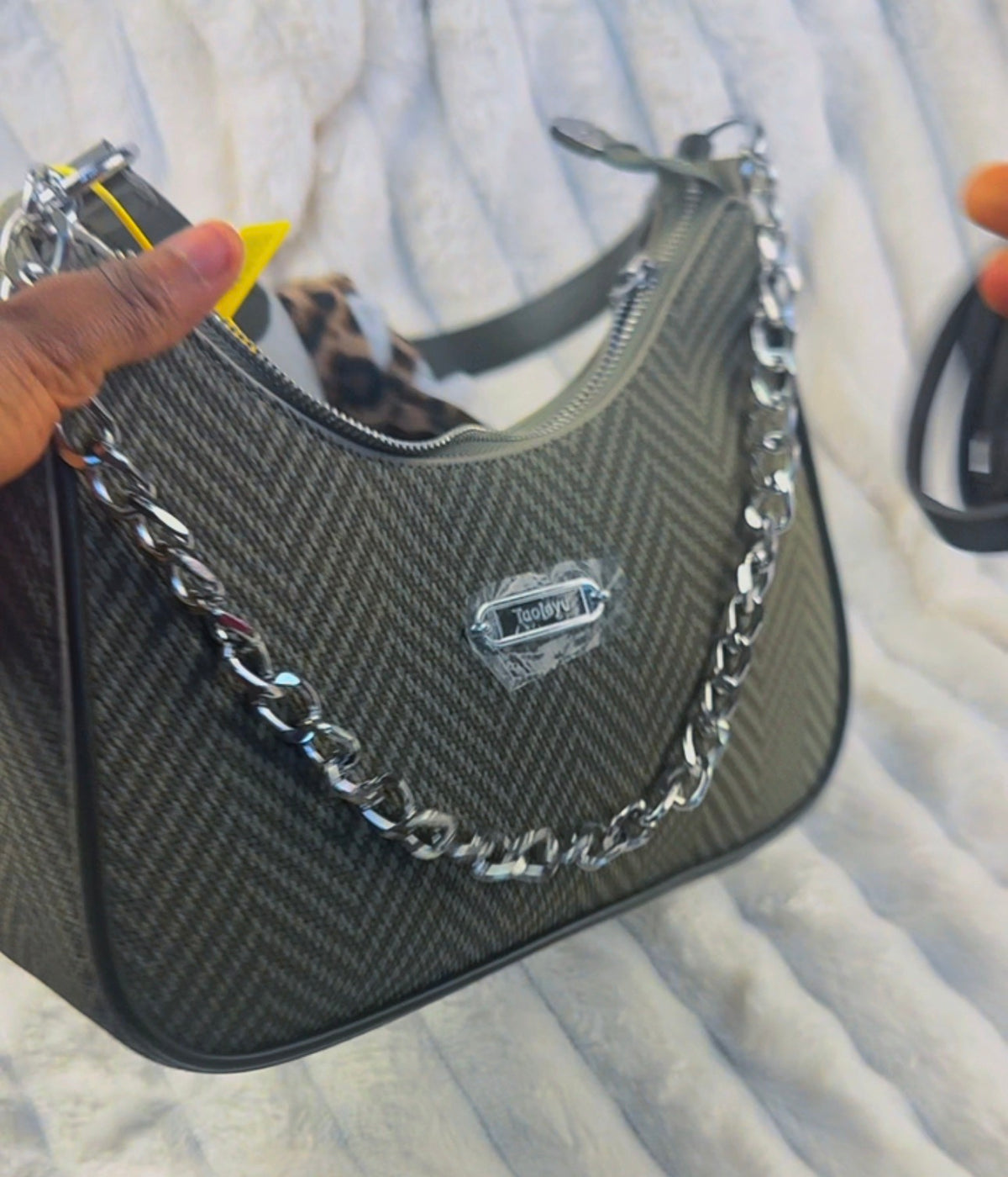 Olive Green Textured Fabric Bag | LARYZ Everyday - 022 | Medium
