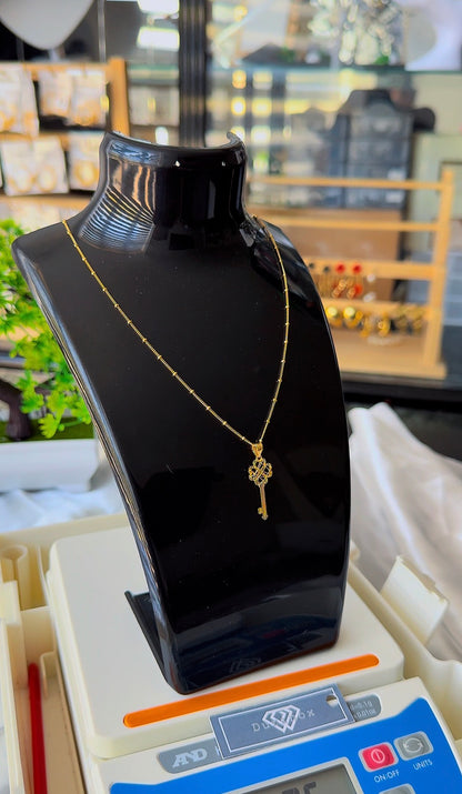 Degaats 18 Karat Gold Chain Necklace