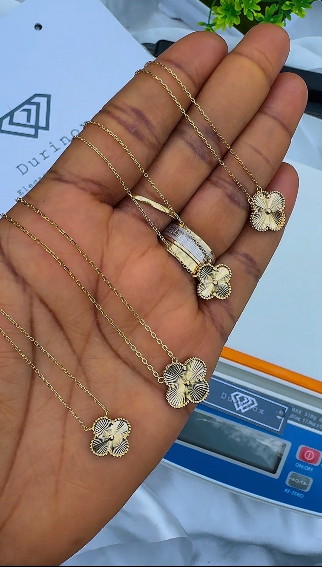 18K Solid Gold Single Motif Clover Chain Necklace 2.9g & 4.4g | 10mm & 12mm