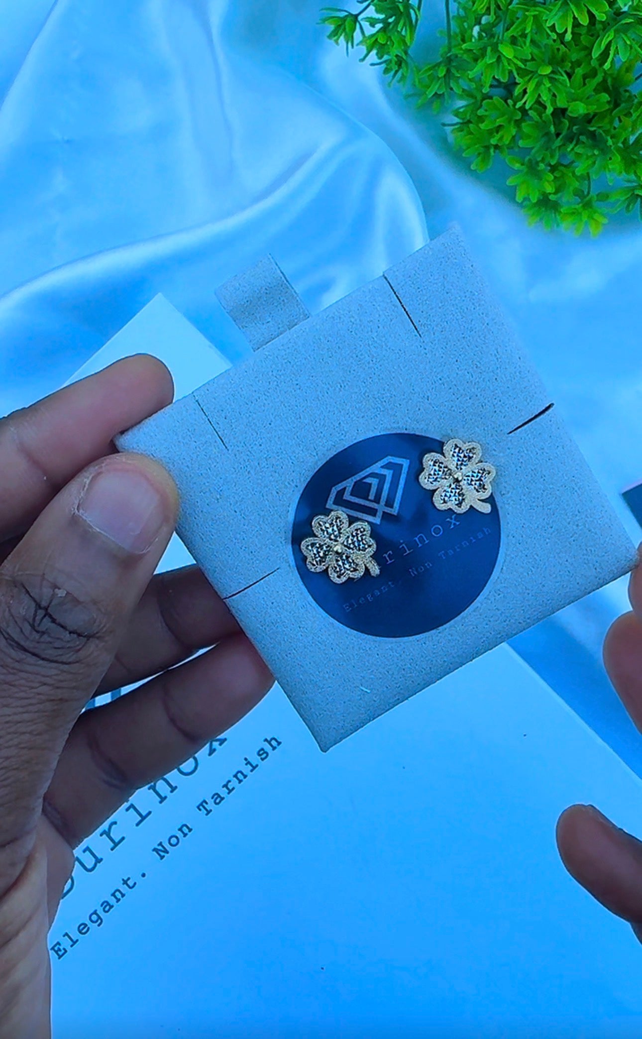 18 Karat Solid Gold Stud Earrings | 2-Tone | 1.8g