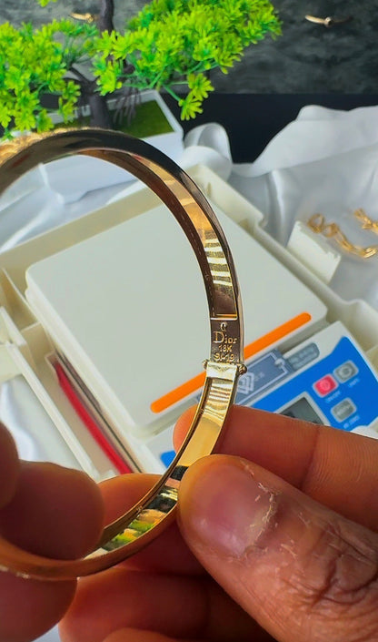 18k Solid Gold Lattice Bangle - Size 19 (11.2g)