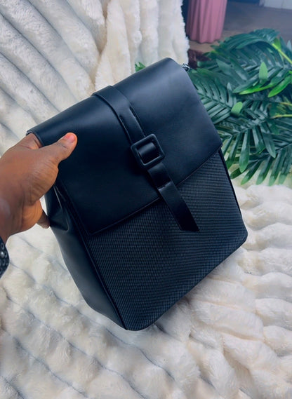 Black & Biege Structured Women's Bagpack {Medium} | LARYZ Everyday 008