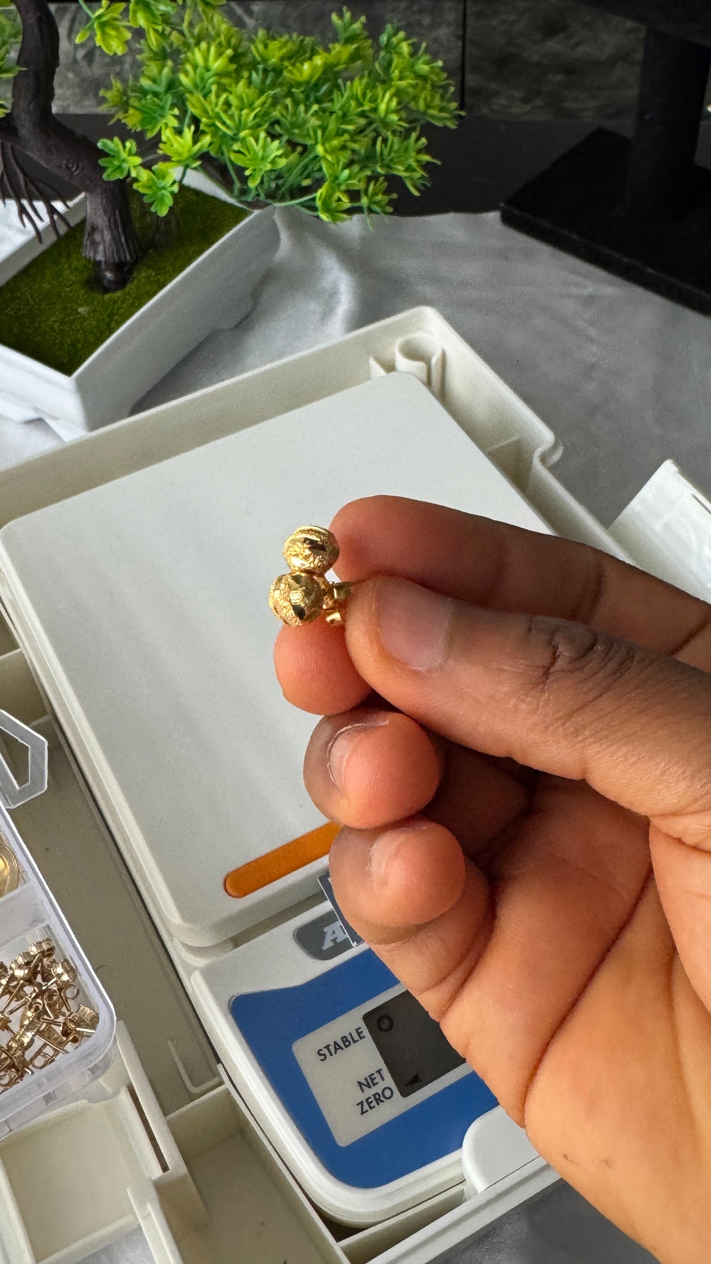 21 Karat Solid Gold Ball Stud Earrings | 1.8g & 2.0g | 3 Different Designs