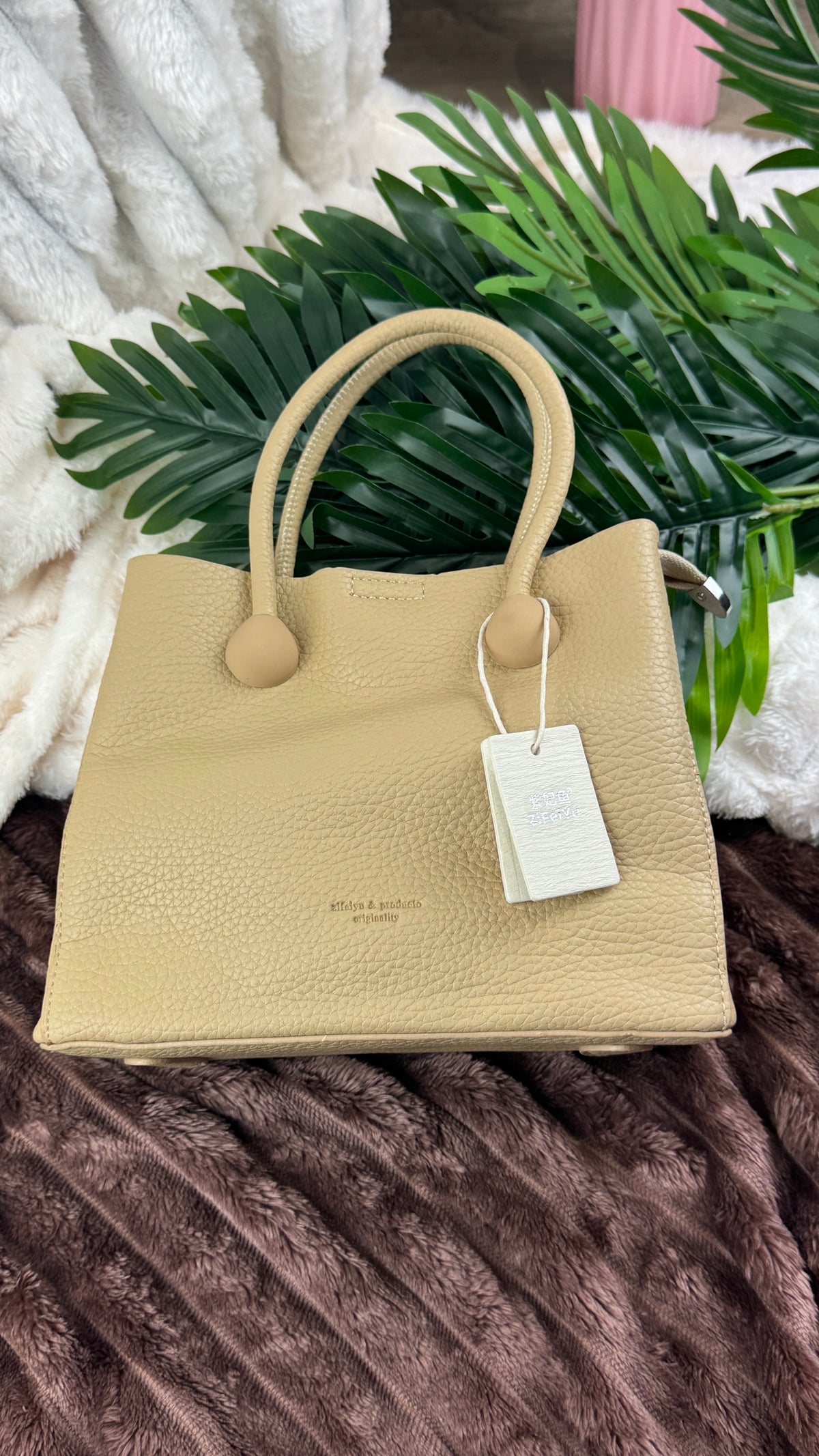 Women’s Beige Pebbled Leather Top-Handle Tote Bag | LARYZ Everyday - 039 | Medium