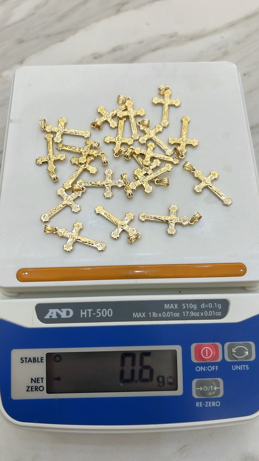 18 Karat Solid Gold Cross Pendant | 0.6g