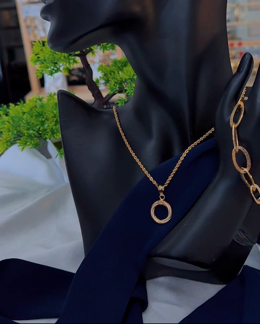 Degaans 18 Karat Pure Gold Pendant (Oval)