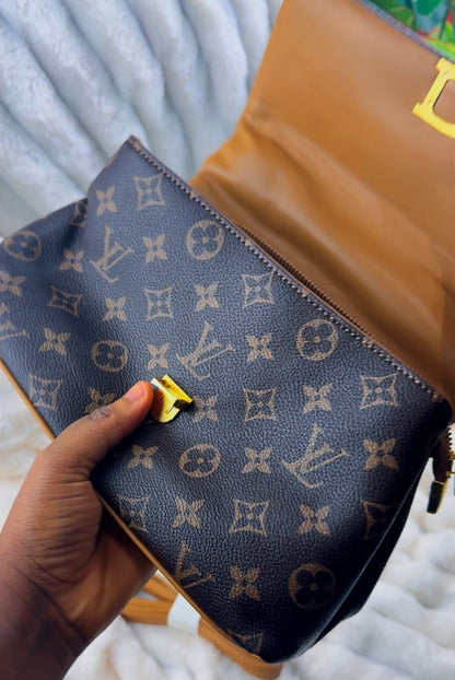 Monogram Canvas Flat Ladies Handbag | LARYZ Everyday - 033 | Medium