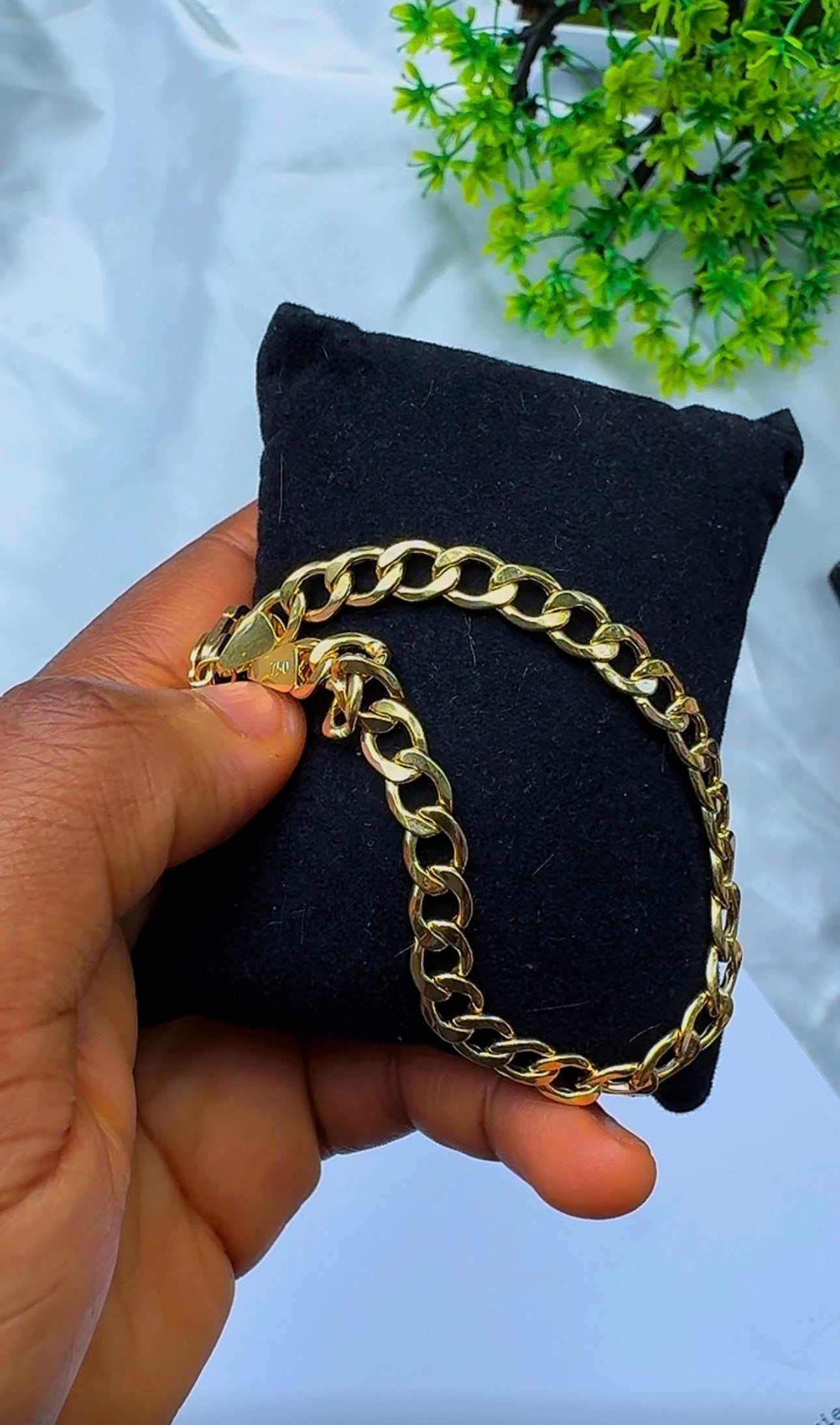 18K Solid Gold Cuban Bracelet – 4.4g - 8 Inches