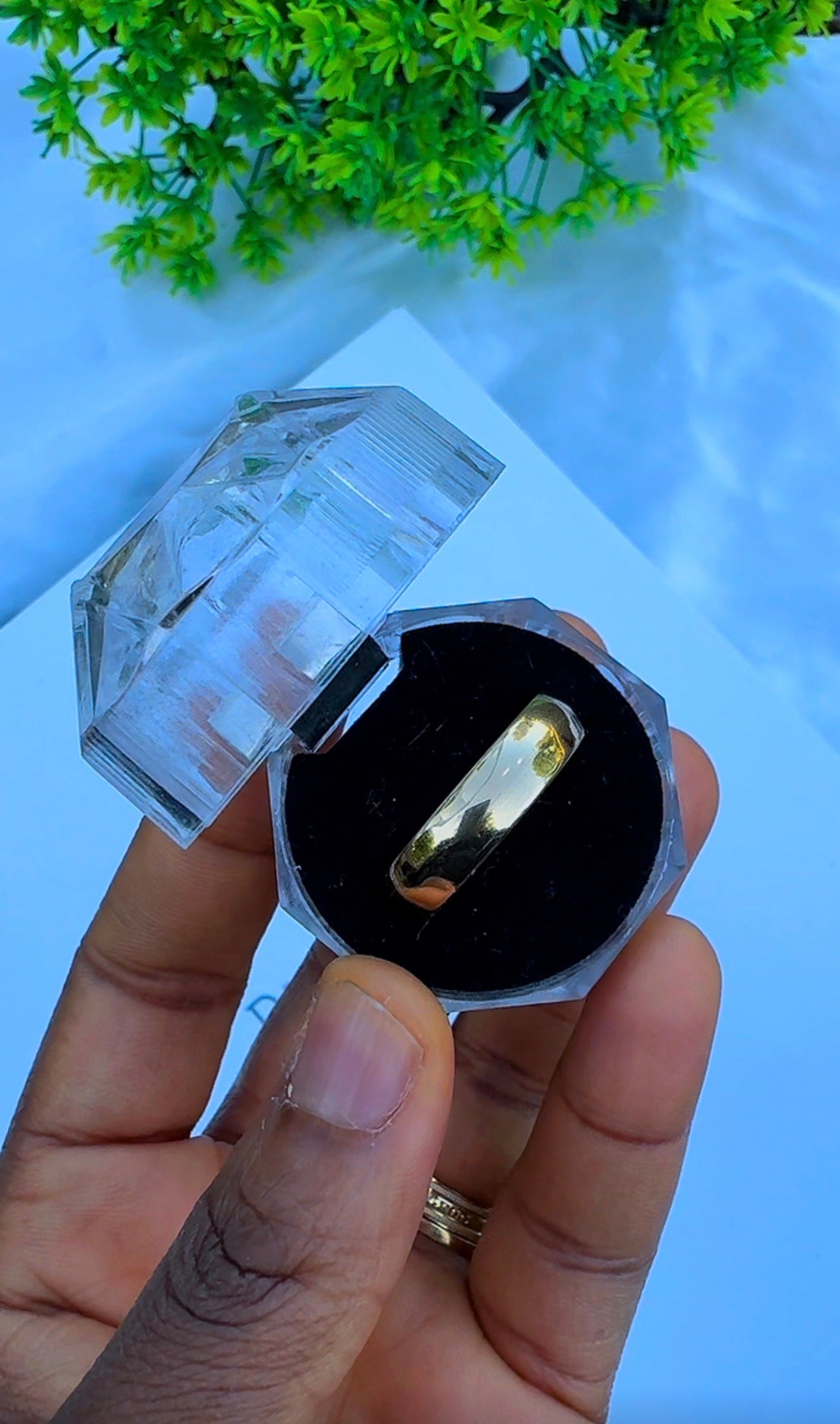 18 Karat Solid Gold Classic Unisex Band | Shiny | 1.5mm & 3mm | 2.3-3.2g | US Sizes 8-11