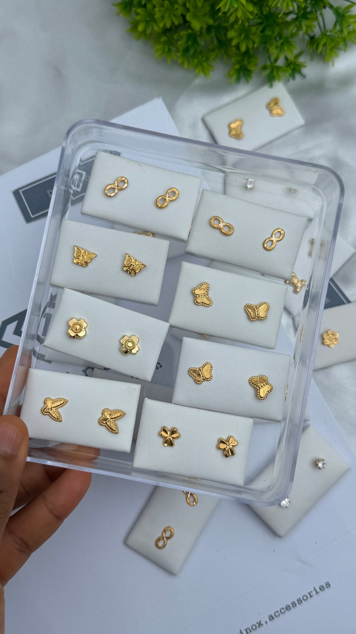 18 Karat Solid Gold Screw Stud Earrings