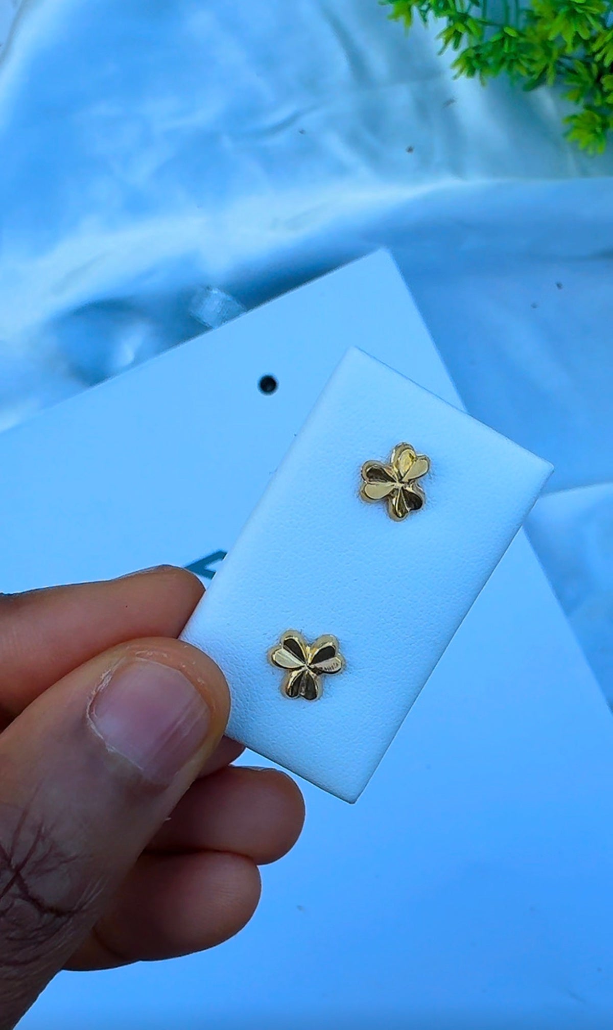 18 Karat Solid Gold Screw Stud Earrings