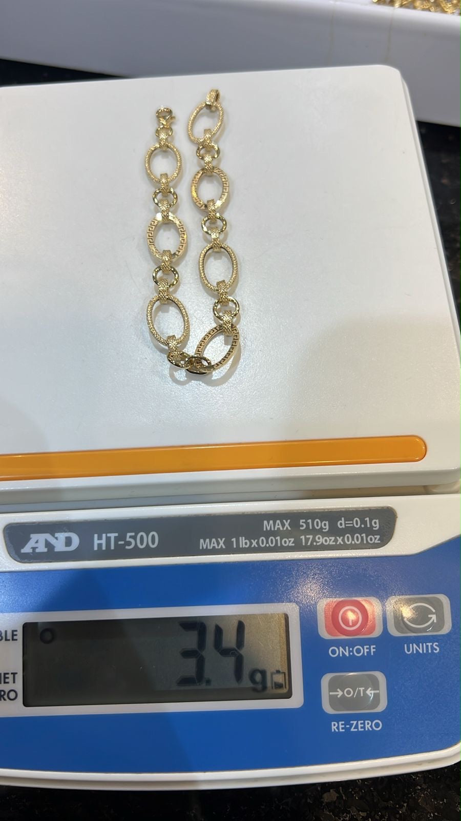 18k Solid Gold Chunky Oval Matte Bracelet 7.5 Inches | 3.4g