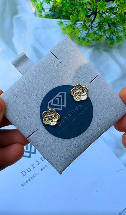 18K Solid Gold Swirl Stud Earrings | 1.81g