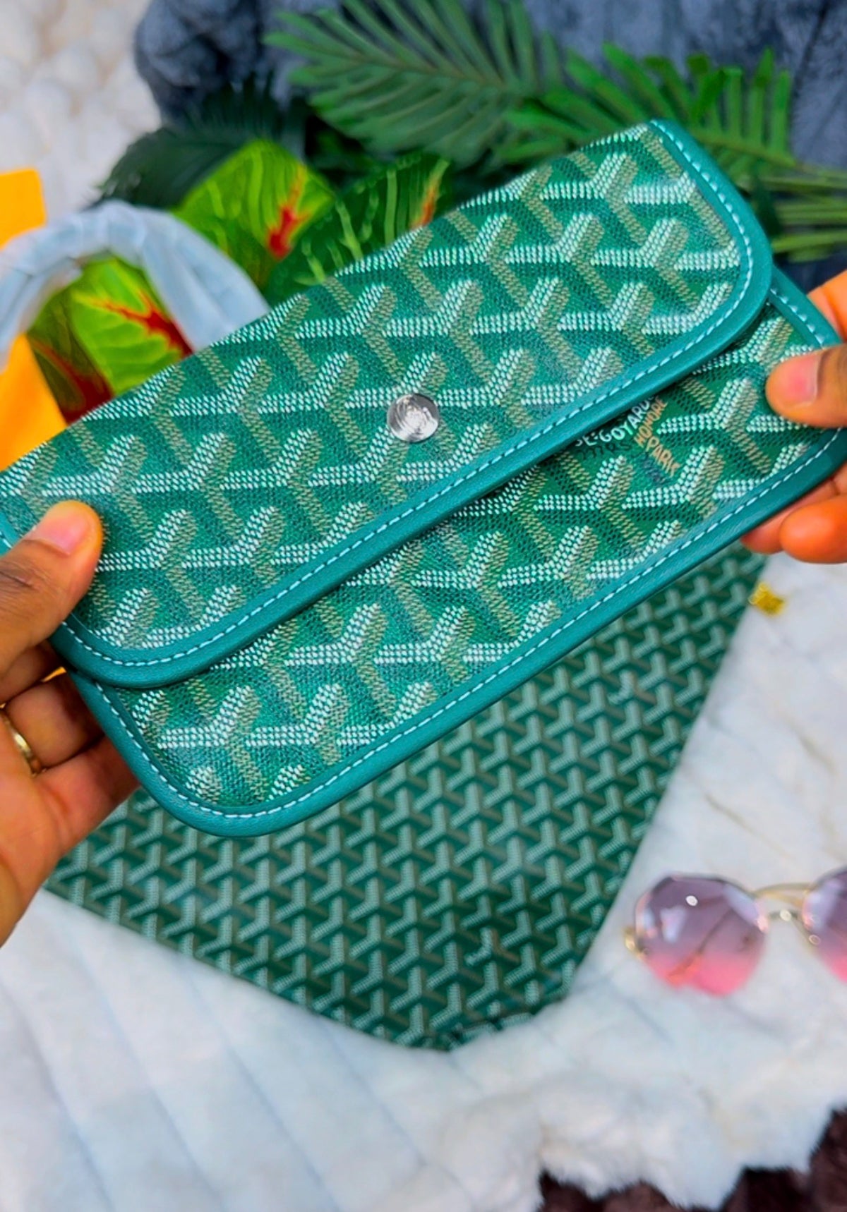 The Green G Patterned Tote Bag with Extra Pouch LASi020