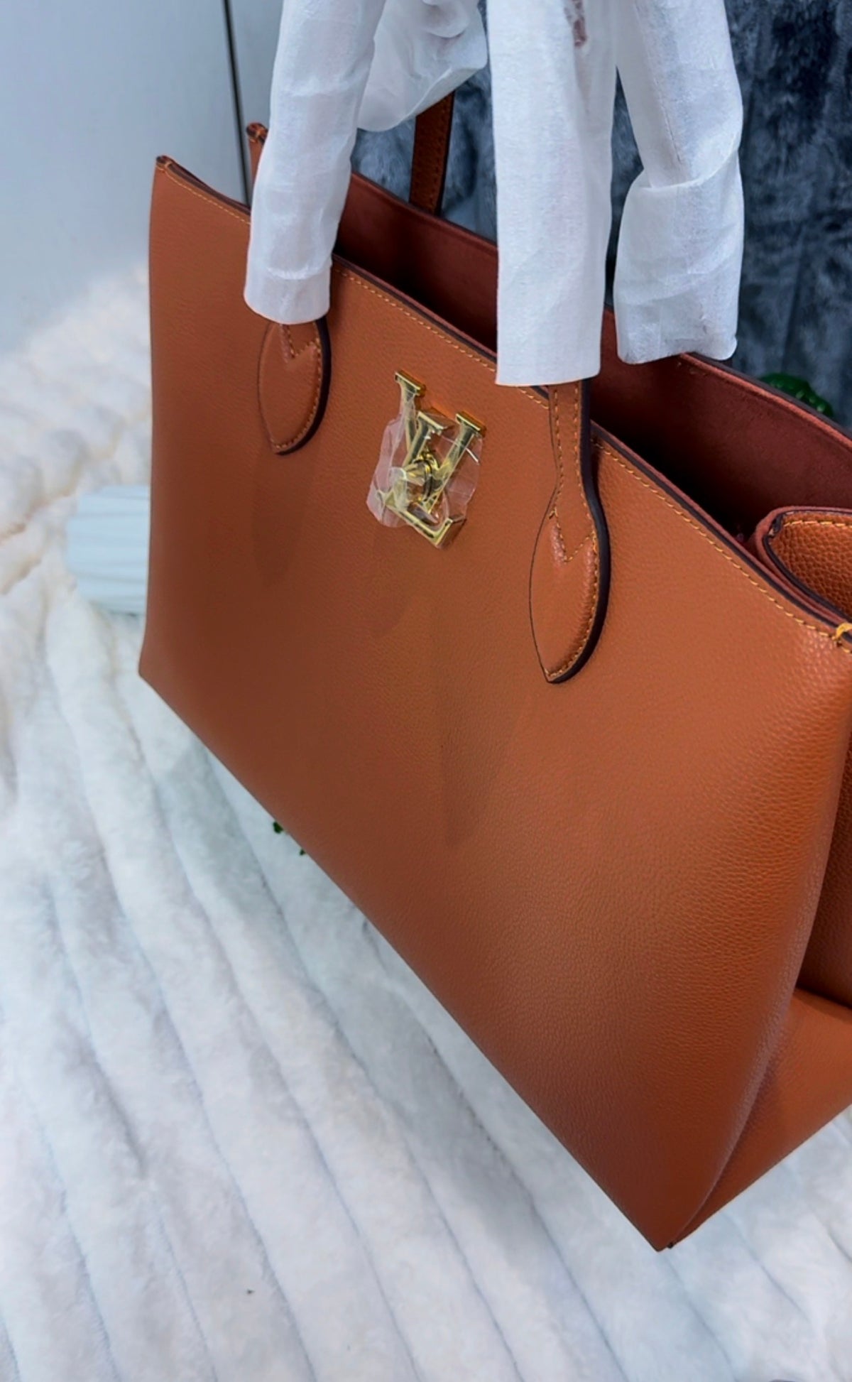 Tan ~ Caramel Soft Calfskin Genuine Leather Big Handbag LASi017