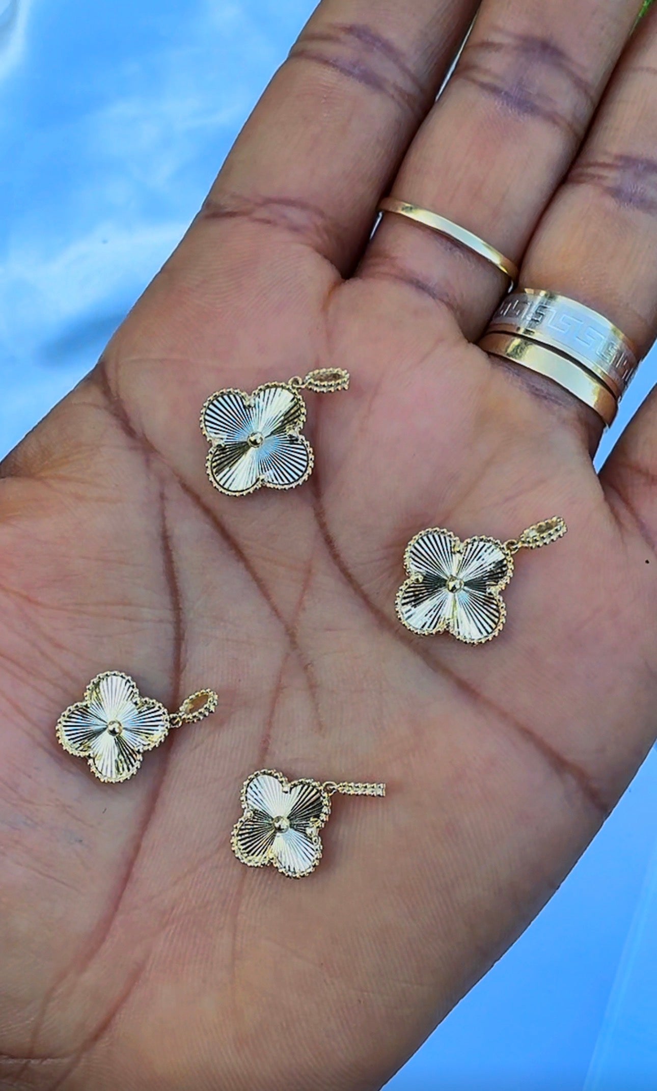 18K Solid Gold Clover Pendants | 0.9g & 1g