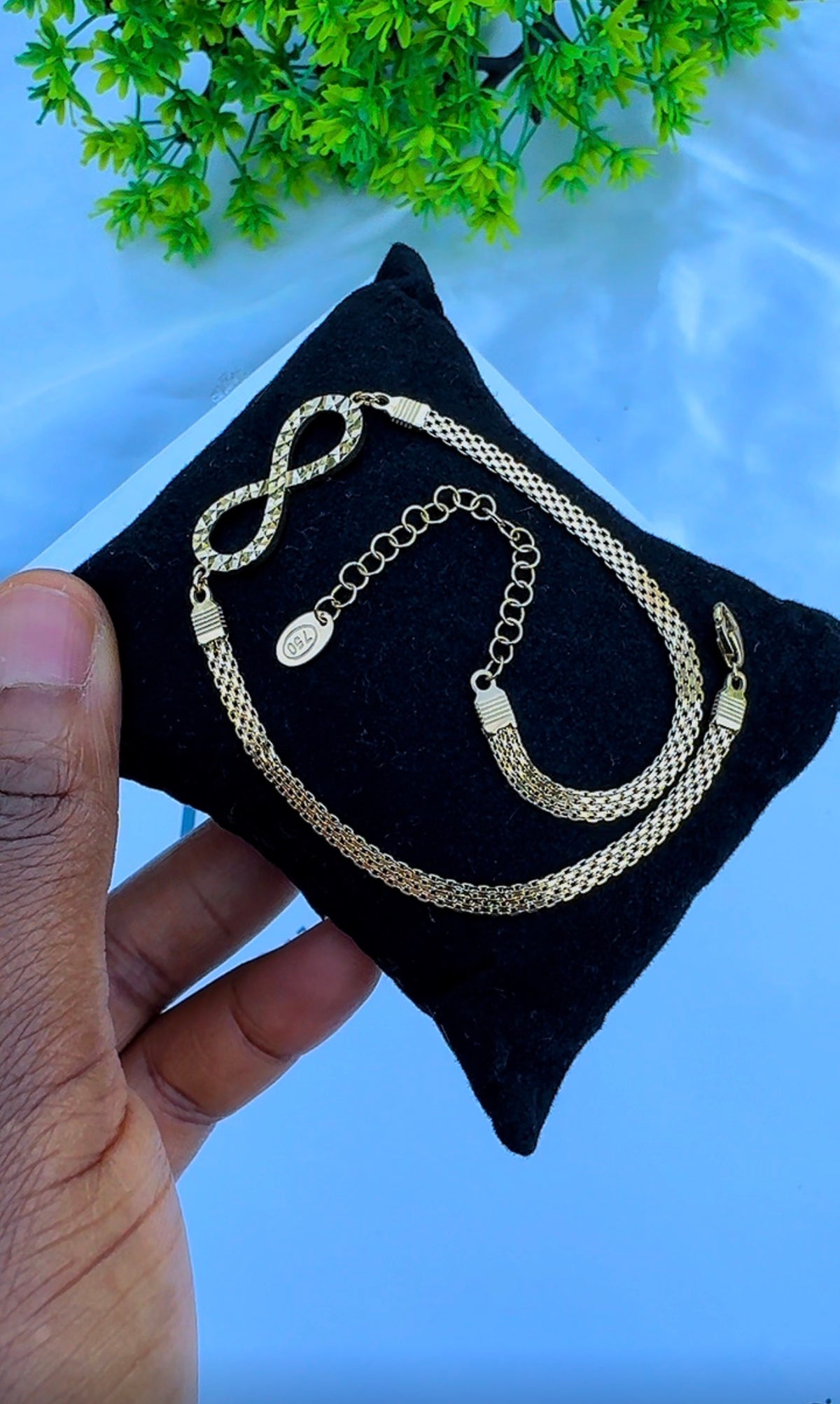 18 Karat Solid Gold Carpet + Charm Anklet | 10 Inches | 4g~4.3g