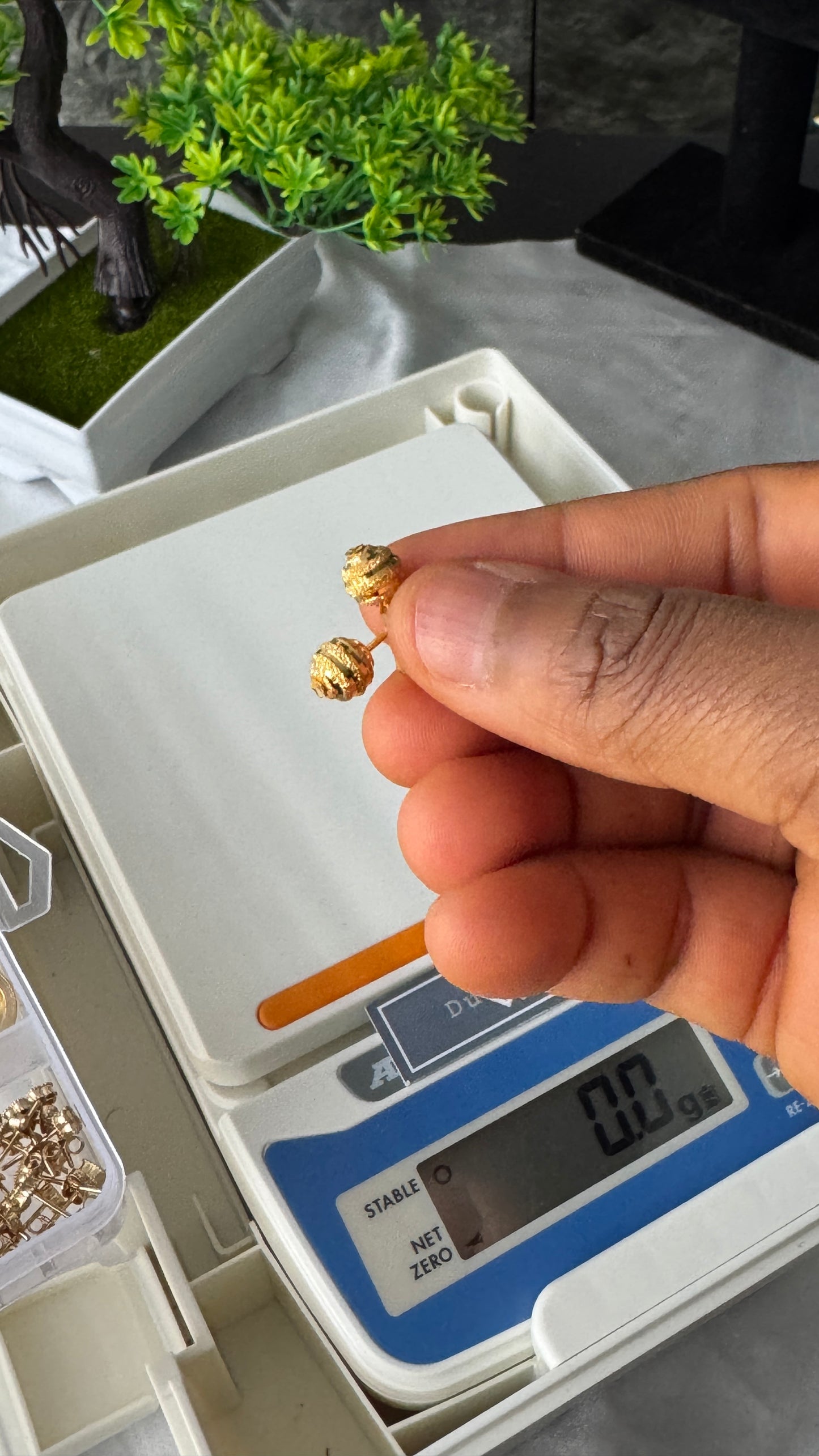 21 Karat Solid Gold Ball Stud Earrings | 1.8g & 2.0g | 3 Different Designs