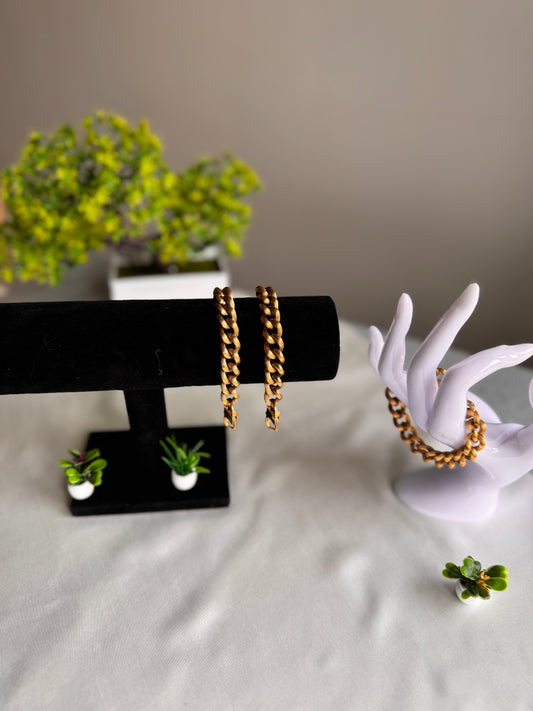 Order Doca Gold Chunky Bracelet