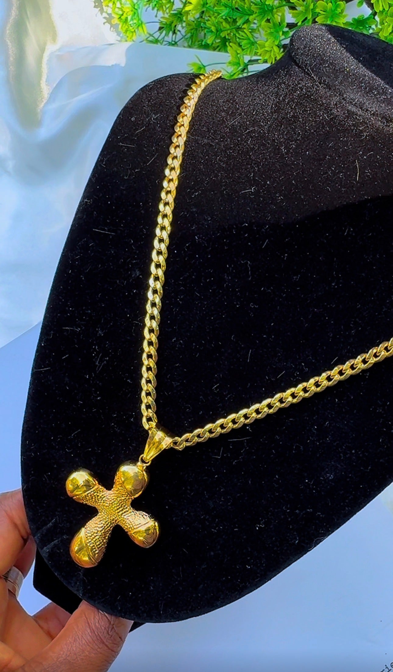 18ct Real Gold Cross Pendant (Extra) - 3.1g