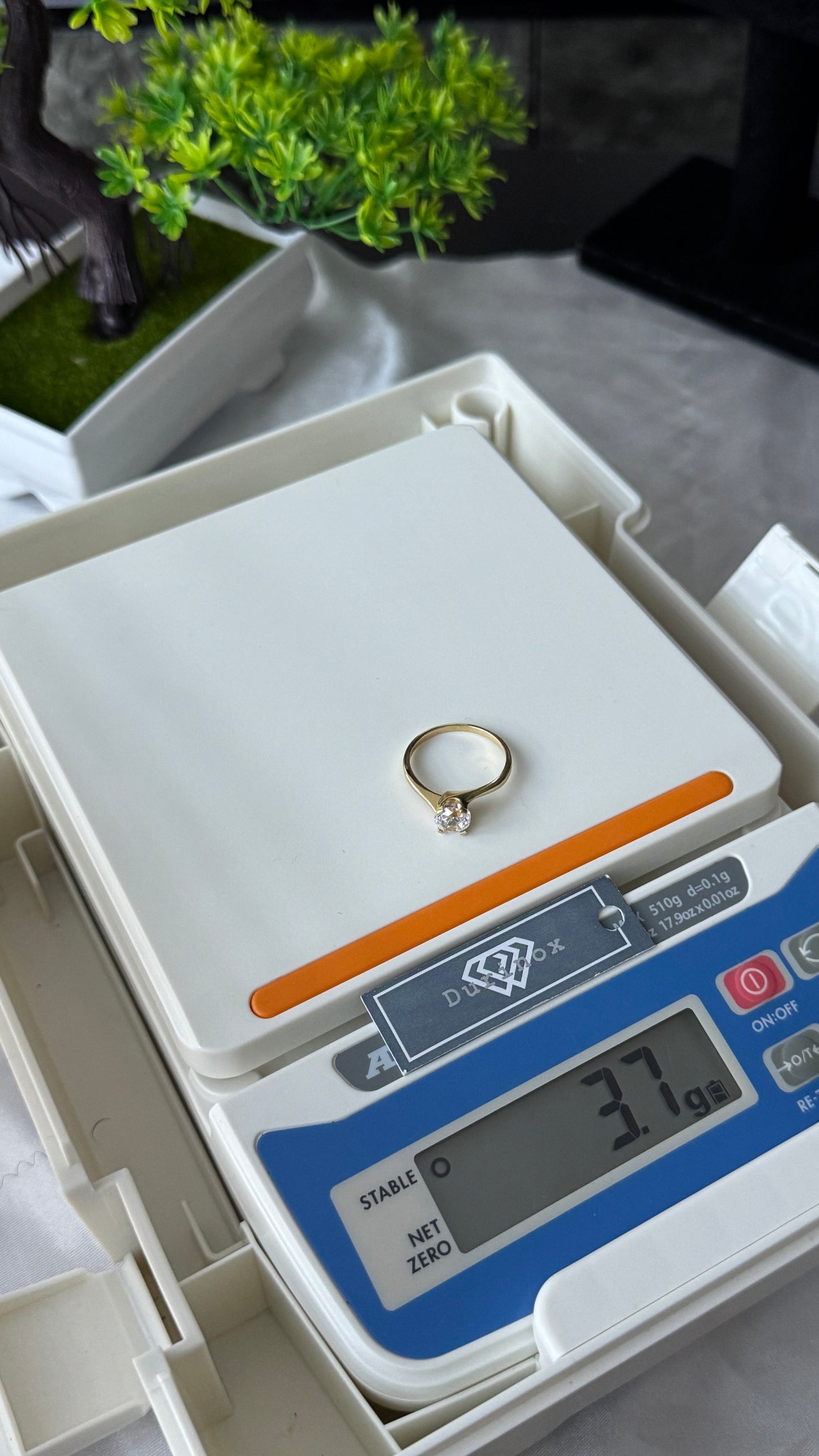 18K Solid Gold Engagement Ring For Women | Sizes 8 & 9