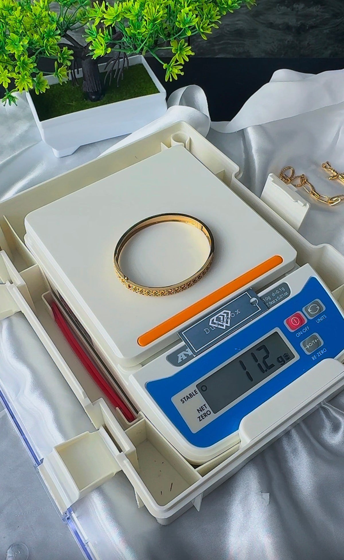 18k Solid Gold Lattice Bangle - Size 19 (11.2g)