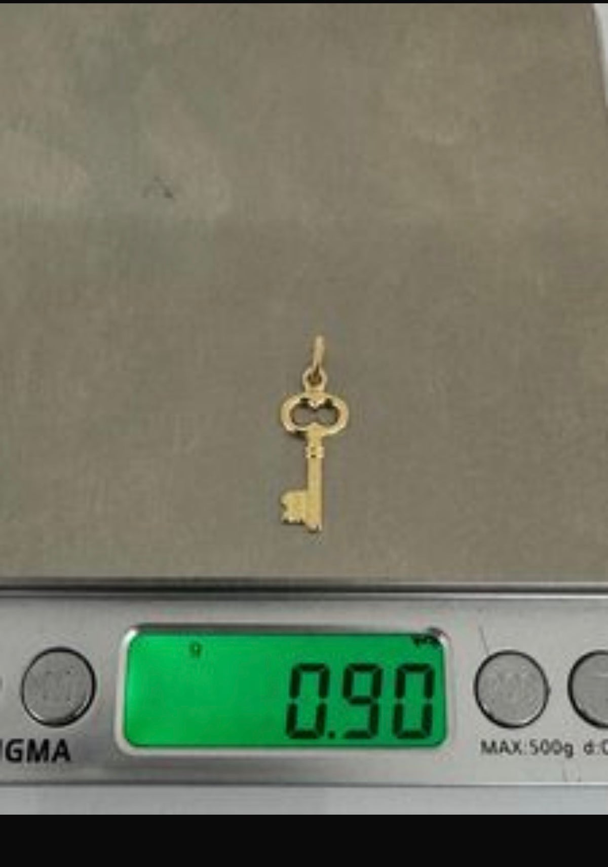 18ct Real Gold Key Pendant - 0.9g