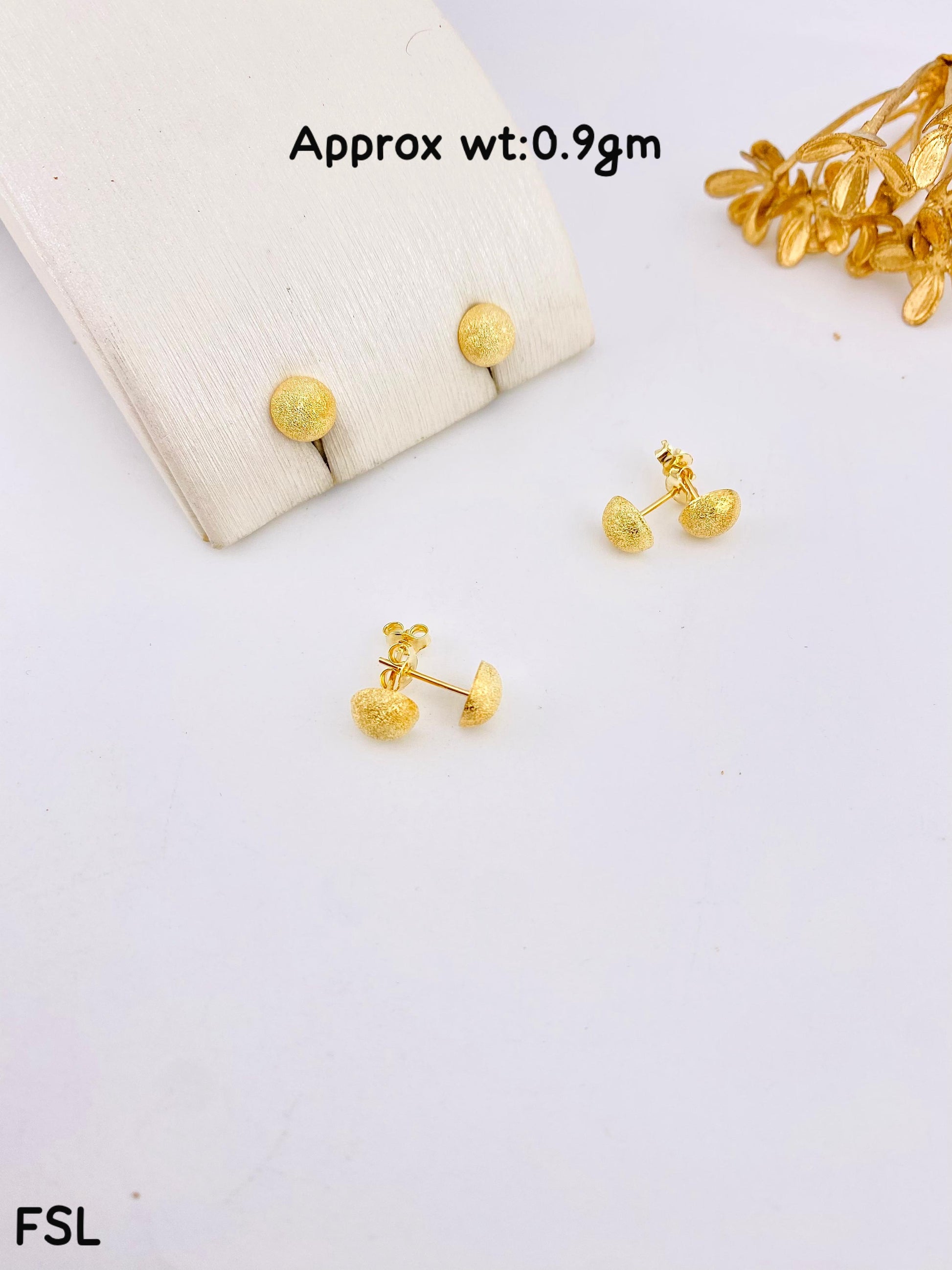 Gold earrings on a white background with weight information displayed.