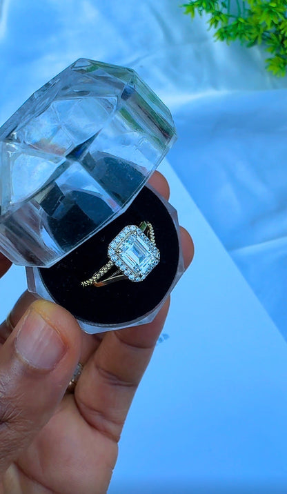 18 Karat Solid Gold Engagement Ring Size 7.5 | 2.7g