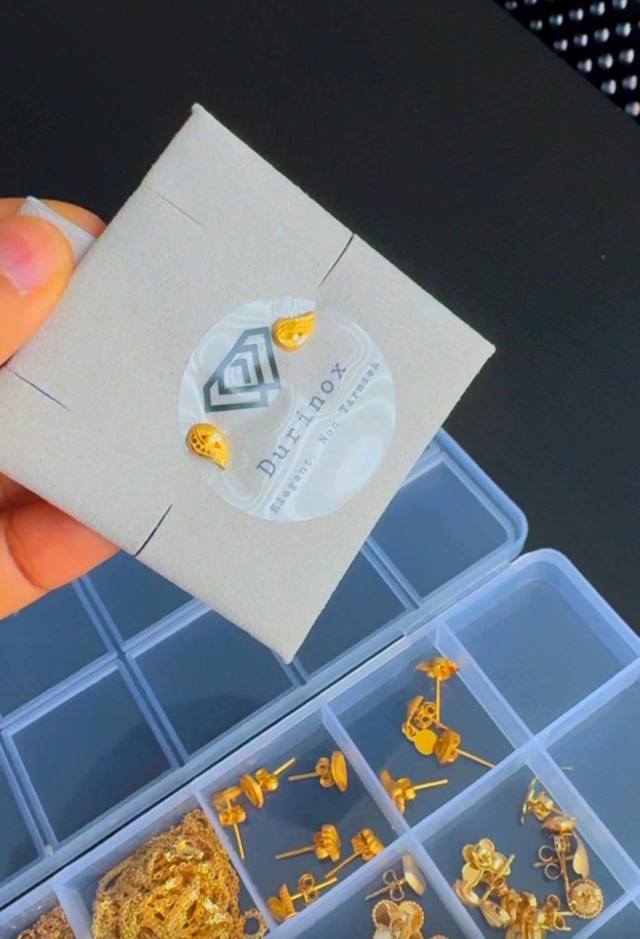 Diiga 21 Karat Real Gold Stud Earrings