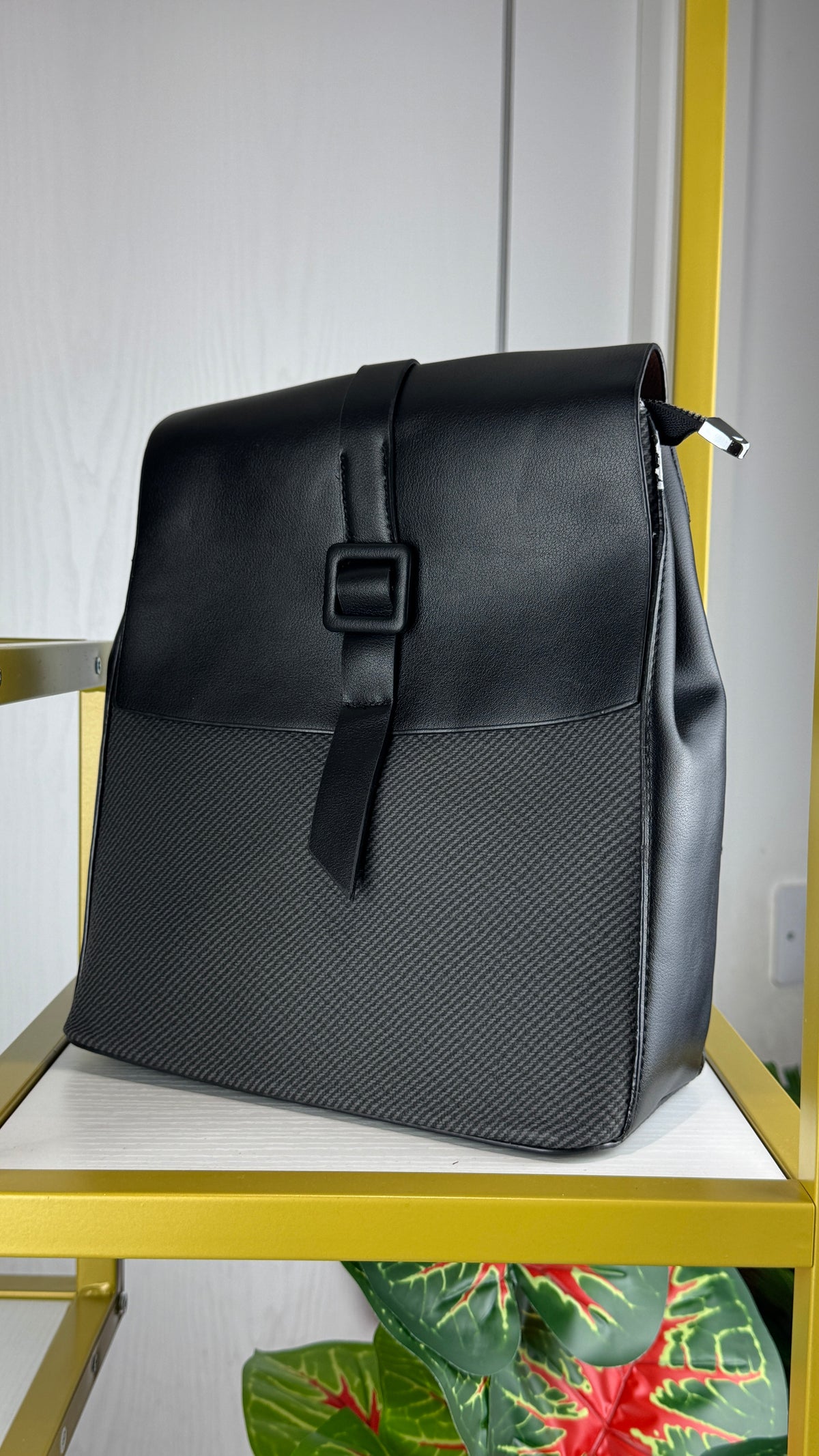 Black & Biege Structured Women's Bagpack {Medium} | LARYZ Everyday 008