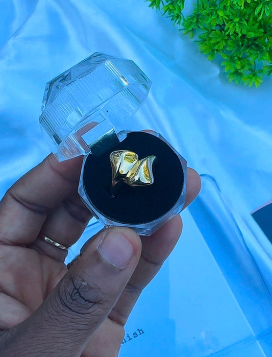 18 Karat Real Gold Chunky Fashion Ring | Size 6.5 (Abstract)