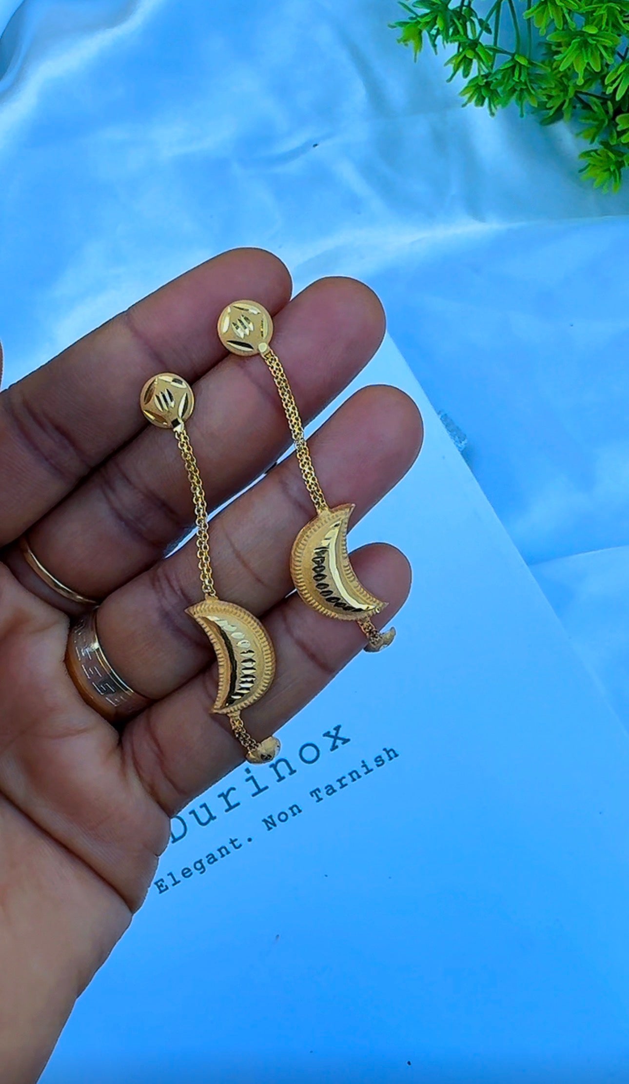 21 Karat Half Moon Drop Stud Earrings | 2.9g